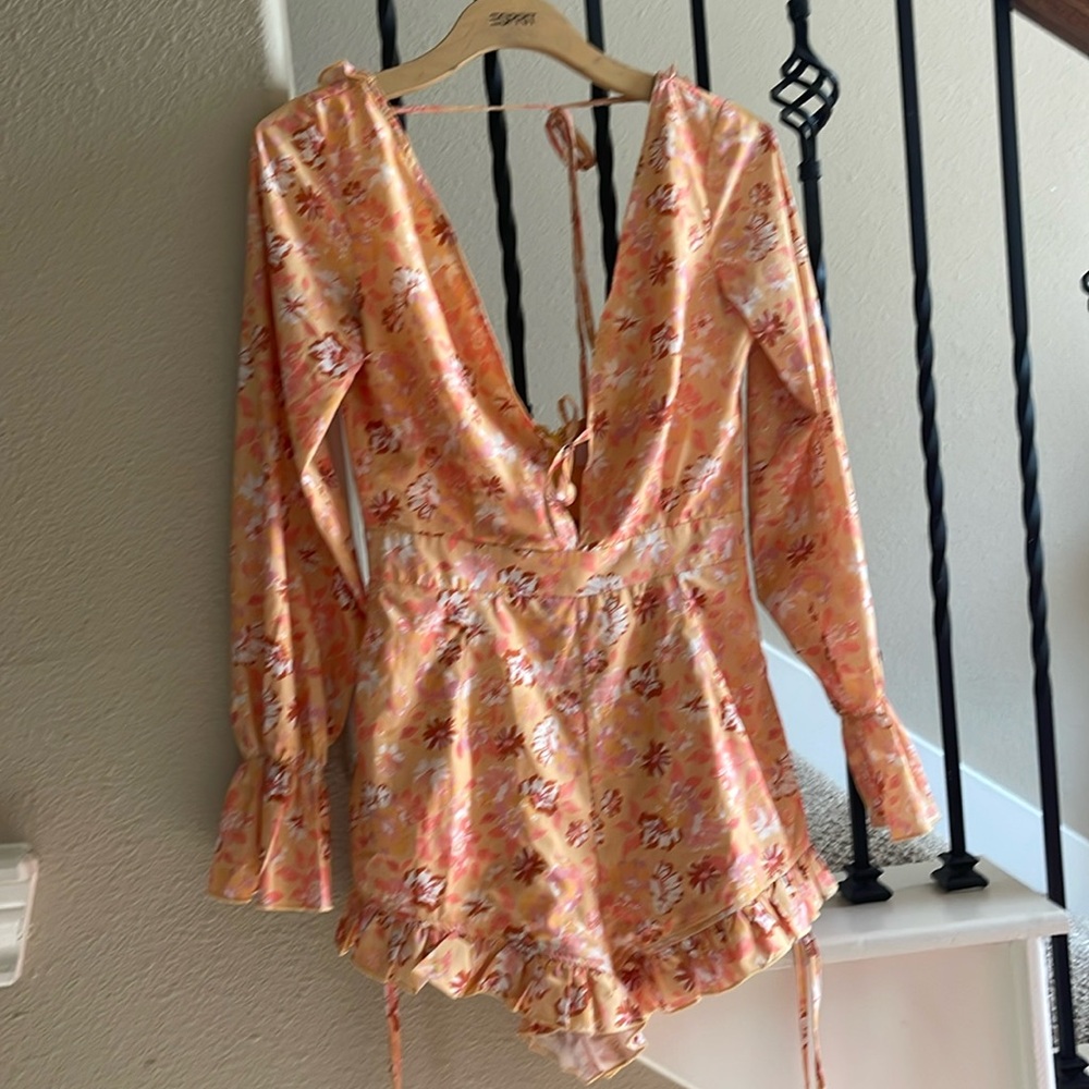 Tiger Mist Sz S Dusty Yellow Floral Long Sleeve Romper